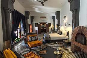 Riad Laaroussa