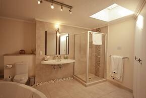 Lourie Lodge