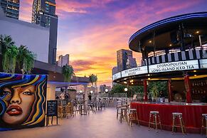 Radisson Suites Bangkok Sukhumvit