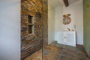 Chapel 5 Suites