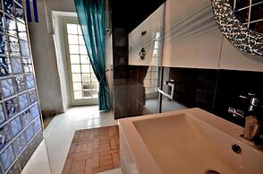 Chapel 5 Suites