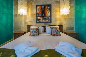 Chapel 5 Suites