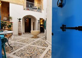 Chapel 5 Suites