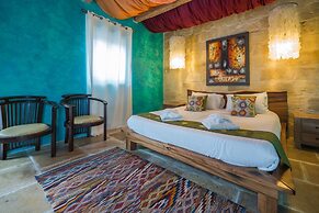 Chapel 5 Suites