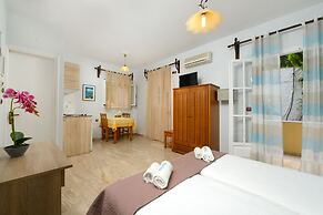 Marina Apartments