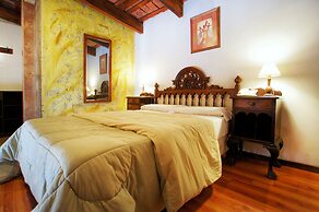 La Fresque Hotel