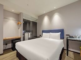 CHECK inn Taipei Xinyi