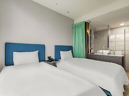 CHECK inn Taipei Xinyi