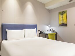 CHECK inn Taipei Xinyi