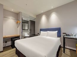 CHECK inn Taipei Xinyi