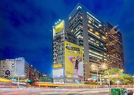 CHECK inn Taipei Xinyi