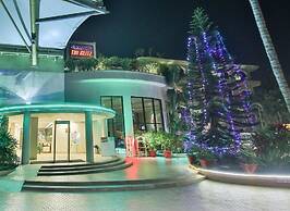 Neelams The Glitz