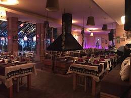 Hotel Snjezna Kuca