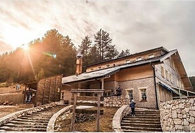 Hotel Snjezna Kuca