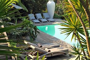 Days At Sea Beach Lodge