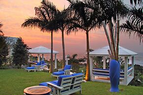 Days At Sea Beach Lodge