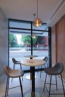 Hotel B