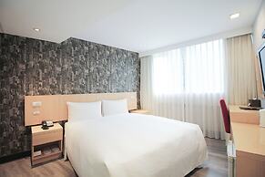 Hotel B