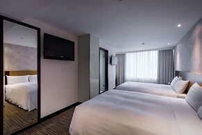 Hotel B