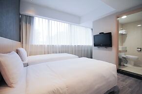 Hotel B