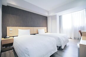 Hotel B