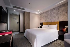 Hotel B