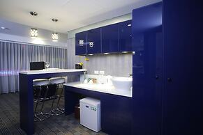 Hotel B