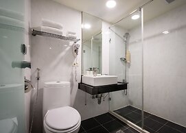 Hotel B