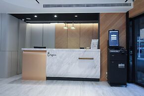 Hotel B