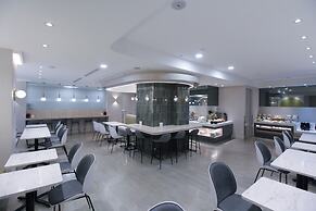 Hotel B