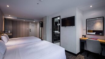 Hotel B