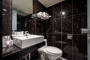 Hotel B