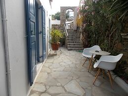 Studios and Suites Rania