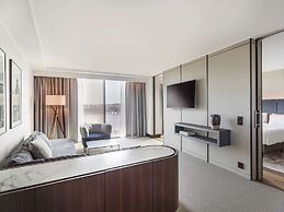 Radisson Blu Waterfront Hotel