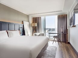 Radisson Blu Waterfront Hotel