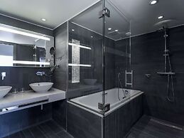 Radisson Blu Waterfront Hotel