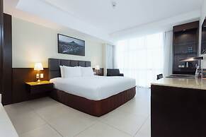 The B Hotel