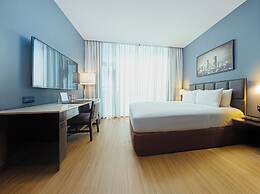 The B Hotel