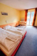 Euro Youth Hotel & Krone