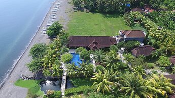 Arya Amed Beach Resort and Dive Center