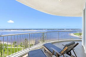 Crystal Bay on the Broadwater