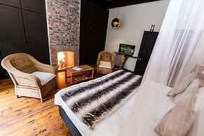 Addo African Home