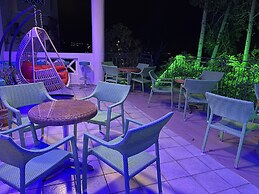 Romantica Hotel Apartments