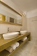Gold Suites