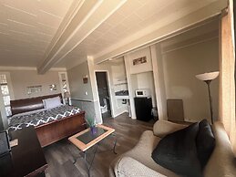 Caravan Motel