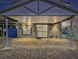 Chalet Motor Inn