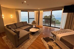 The Lake Hotel Tagaytay