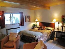 Hudson Manor Inn
