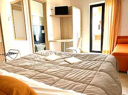 Hotel Park Village