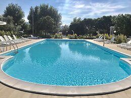 Hotel Park Village